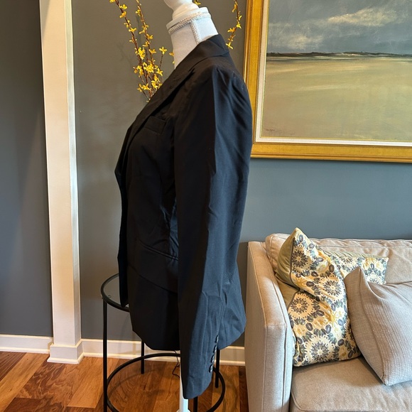 The Limited Women's Black Blazer~Size 2 - Picture 3 of 5